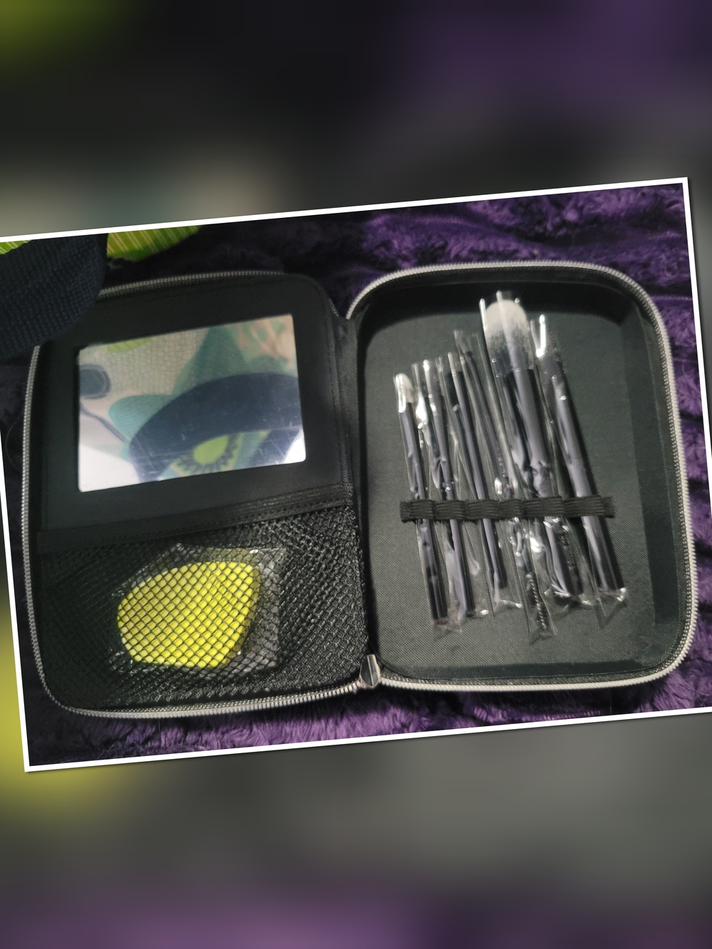 LimeLife by Alcone Classified Travel Brush Set - Black